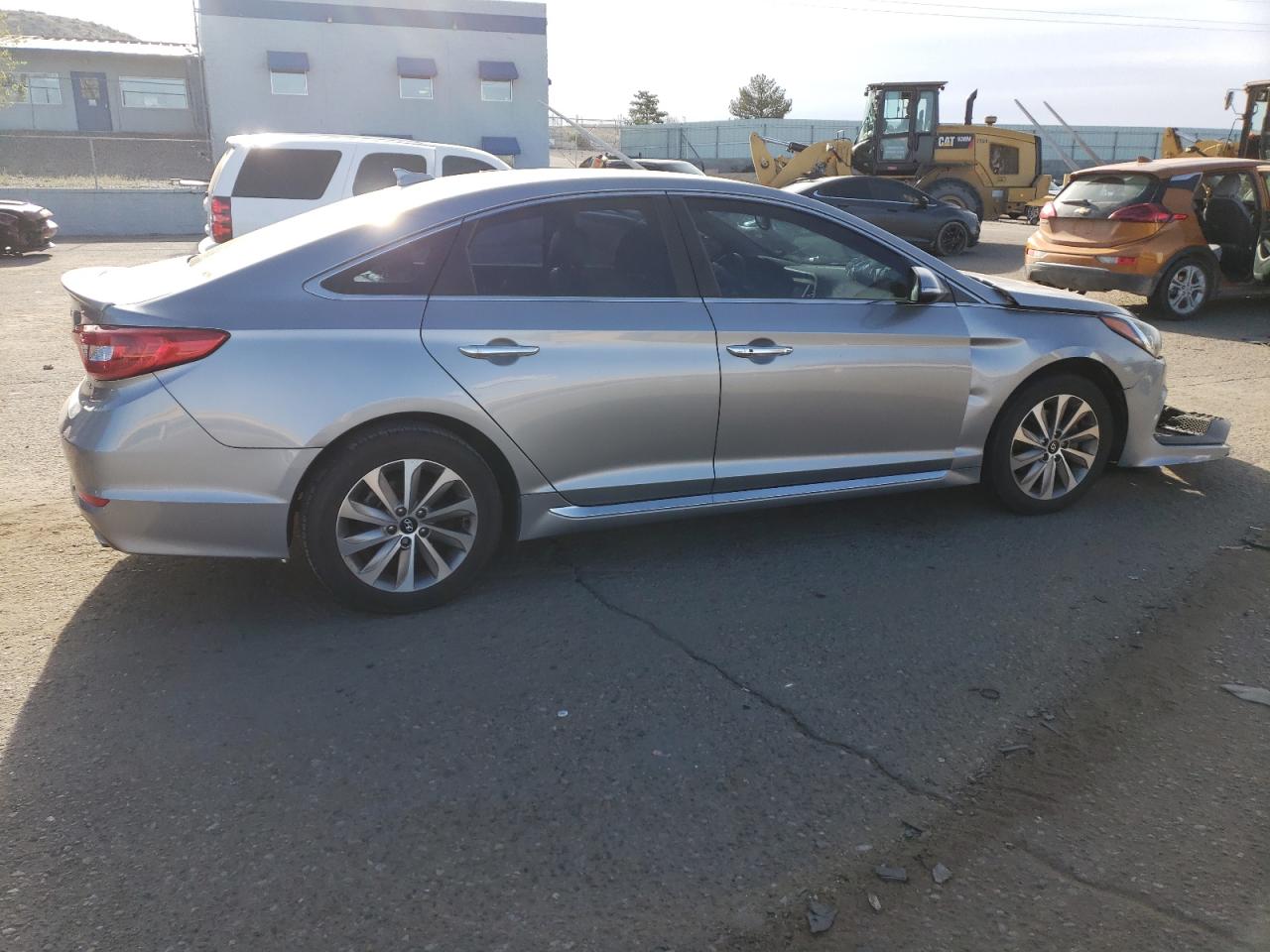 Photo 2 VIN: 5NPE34AF2FH109045 - HYUNDAI SONATA 