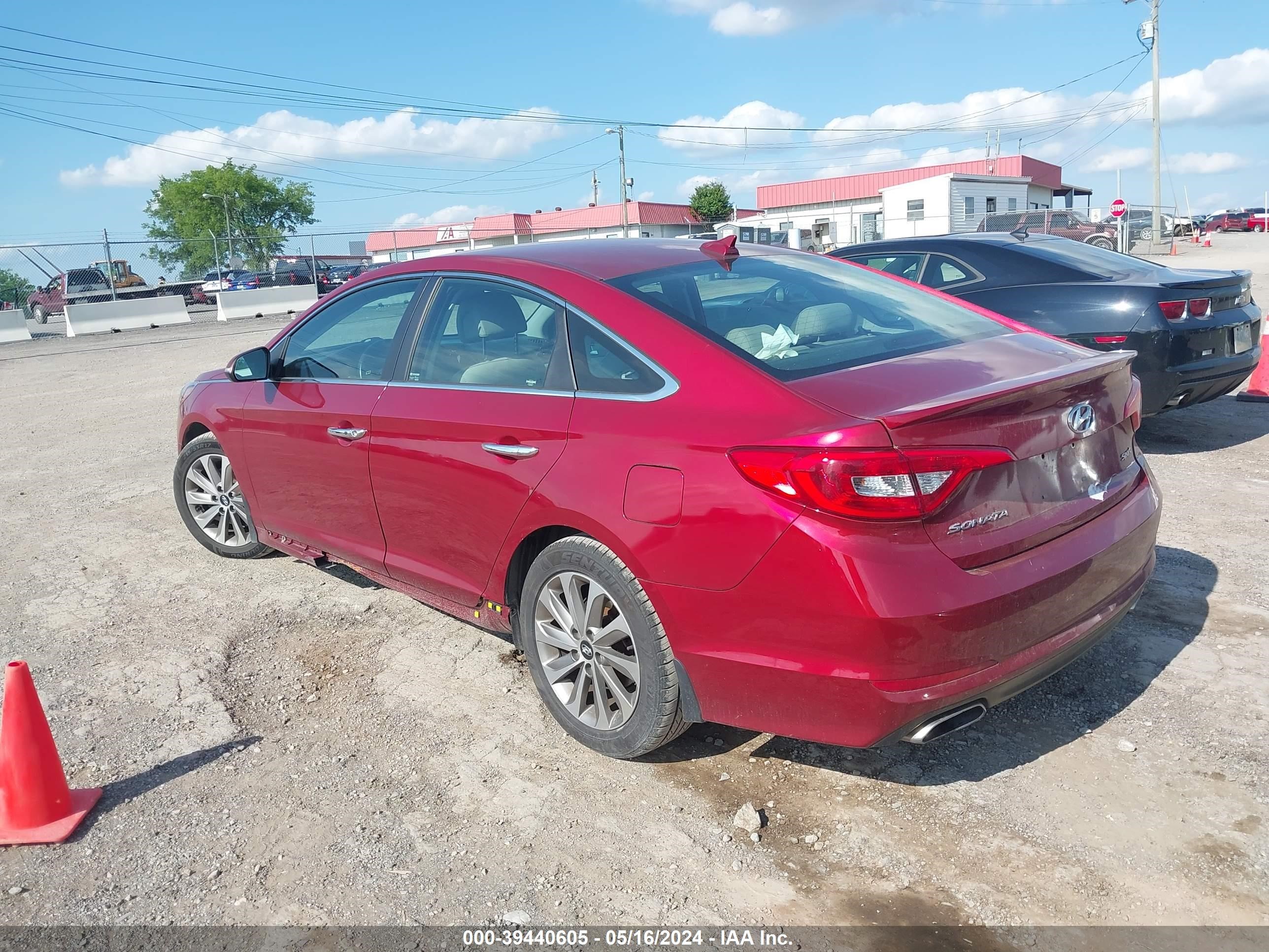 Photo 2 VIN: 5NPE34AF2FH224339 - HYUNDAI SONATA 