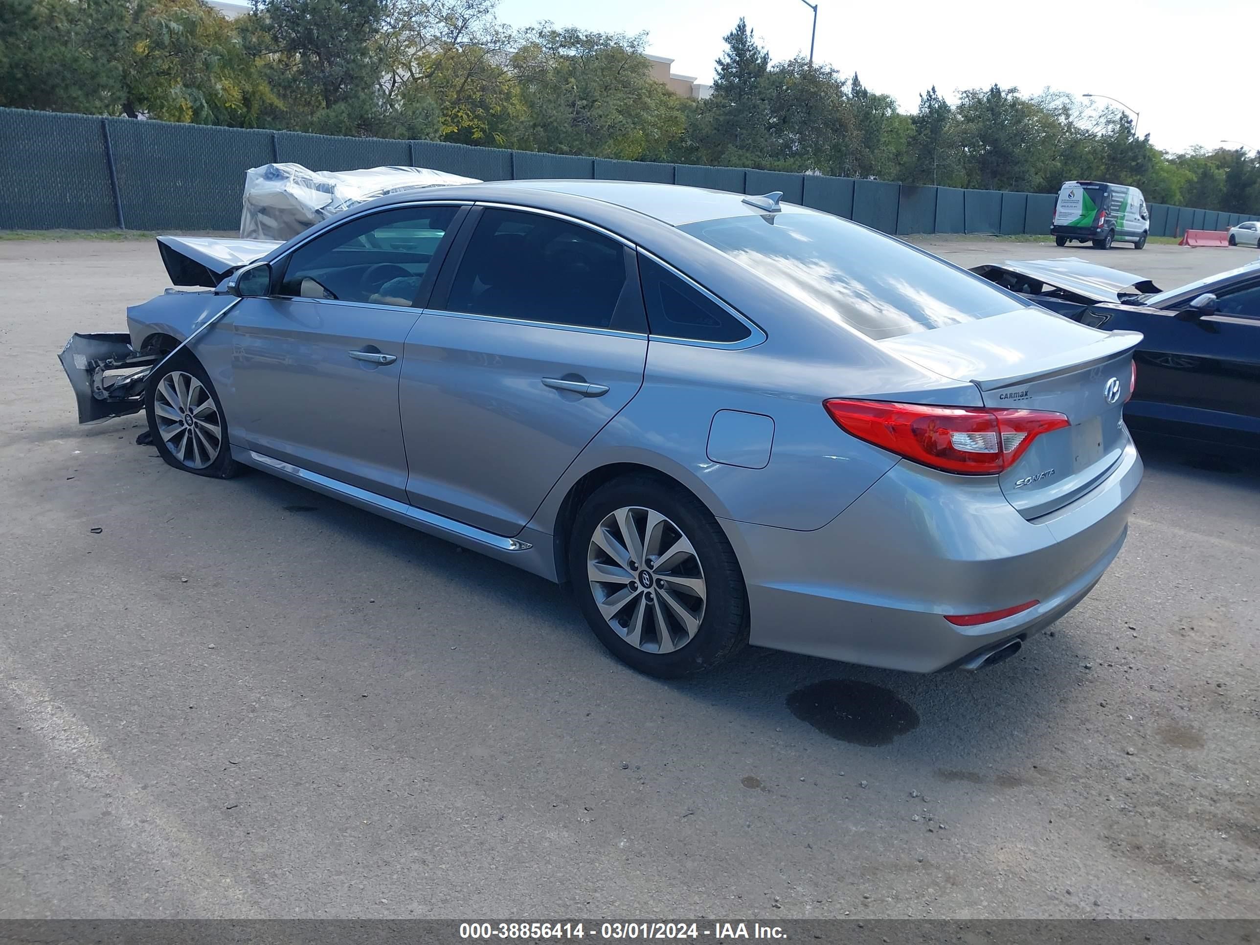 Photo 2 VIN: 5NPE34AF2GH270450 - HYUNDAI SONATA 