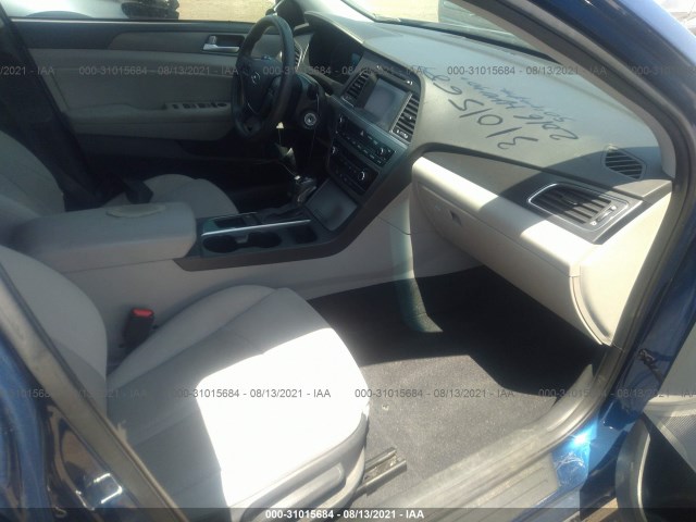 Photo 4 VIN: 5NPE34AF2GH284557 - HYUNDAI SONATA 