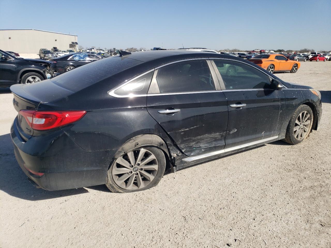 Photo 2 VIN: 5NPE34AF2GH286504 - HYUNDAI SONATA 