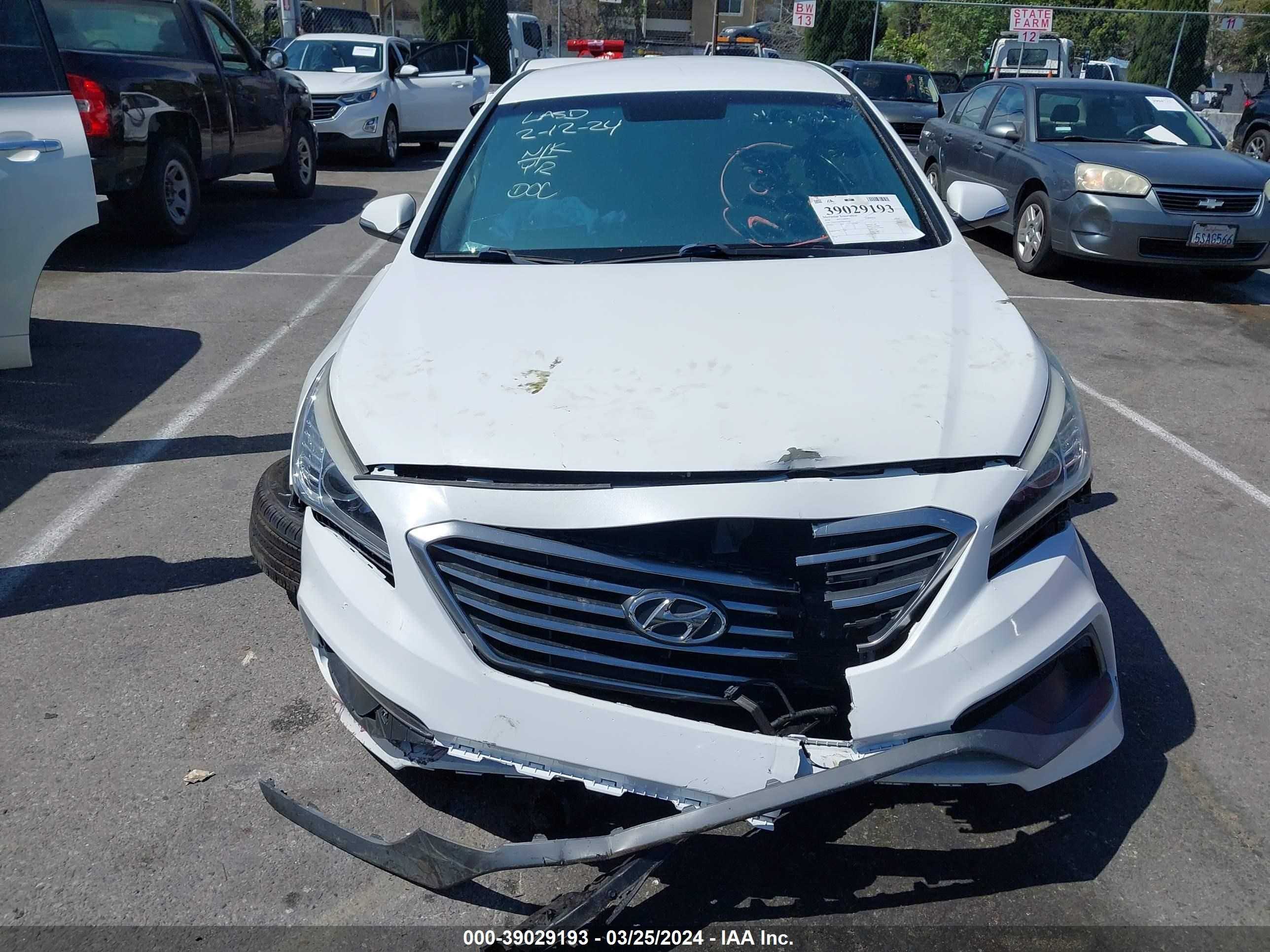 Photo 8 VIN: 5NPE34AF2GH398445 - HYUNDAI SONATA 