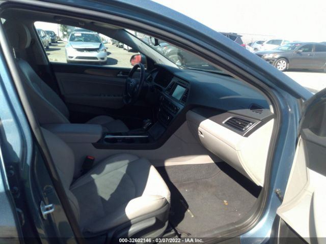 Photo 4 VIN: 5NPE34AF2GH434750 - HYUNDAI SONATA 