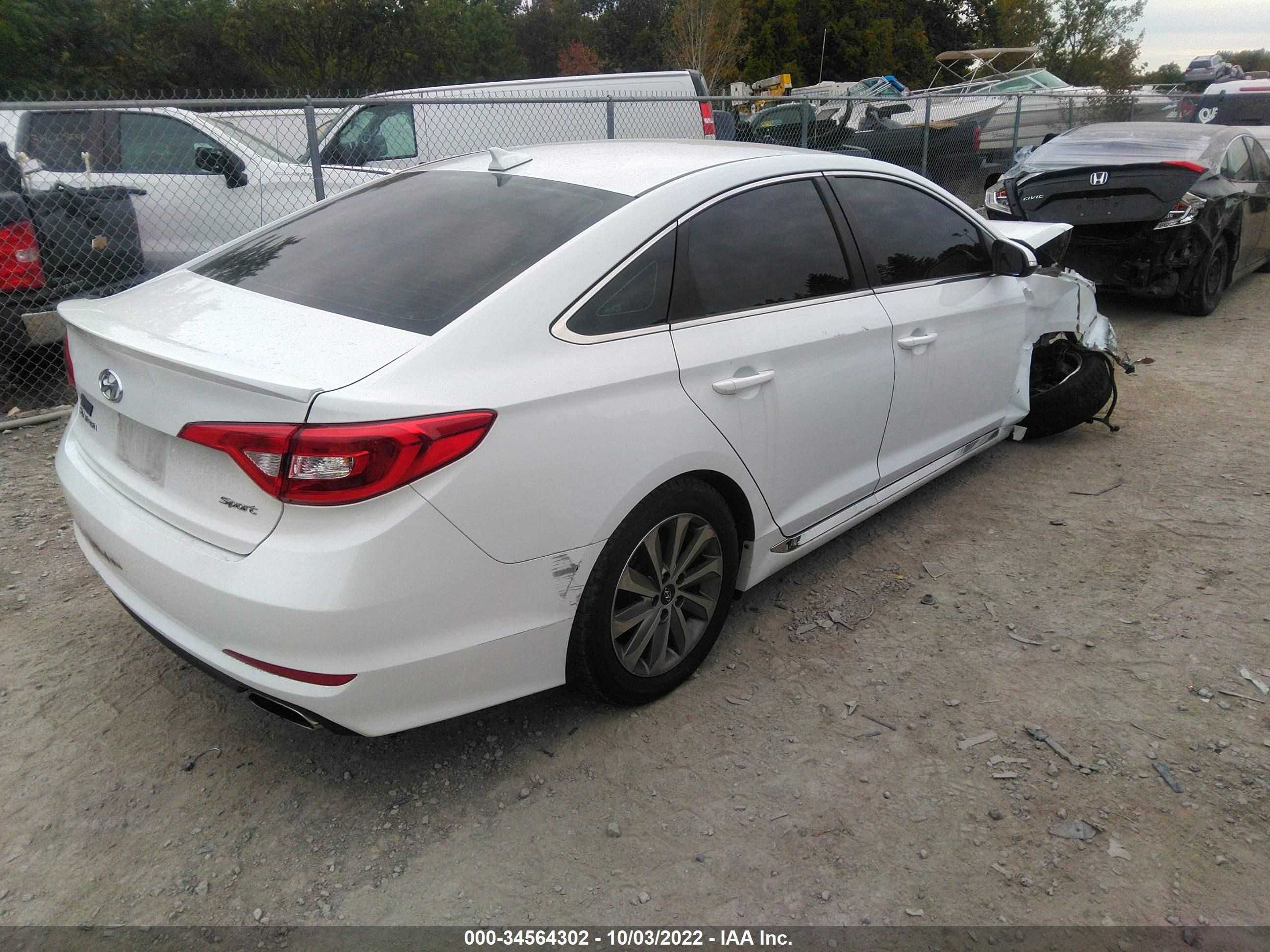 Photo 3 VIN: 5NPE34AF2HH449072 - HYUNDAI SONATA 