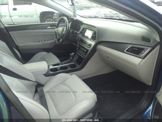 Photo 4 VIN: 5NPE34AF2HH449671 - HYUNDAI SONATA 