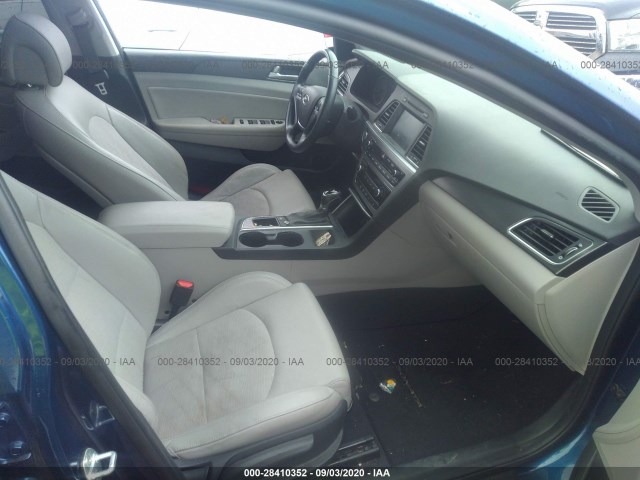 Photo 4 VIN: 5NPE34AF2HH545378 - HYUNDAI SONATA 