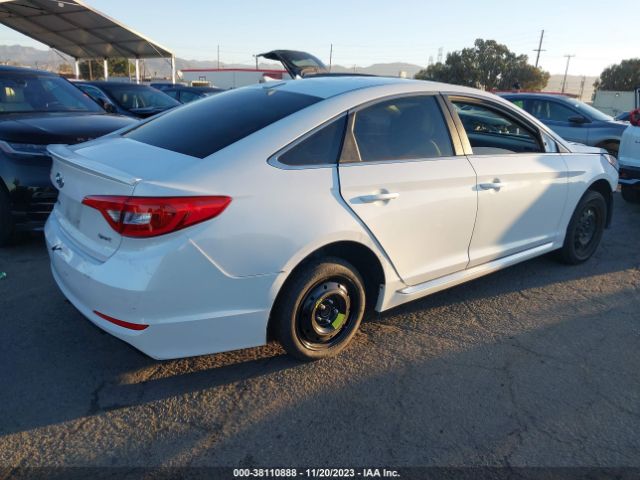 Photo 3 VIN: 5NPE34AF2HH550810 - HYUNDAI SONATA 