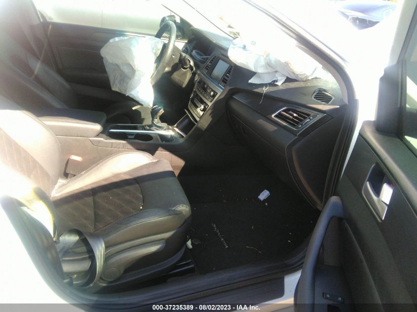 Photo 4 VIN: 5NPE34AF2HH558020 - HYUNDAI SONATA 