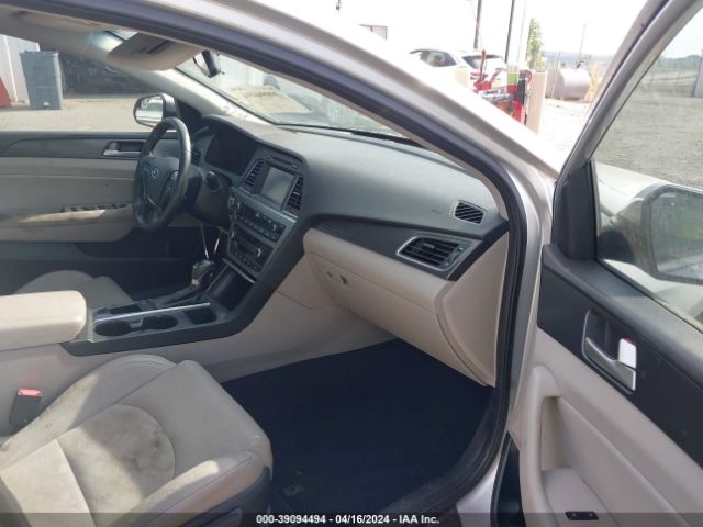 Photo 4 VIN: 5NPE34AF2HH569101 - HYUNDAI SONATA 