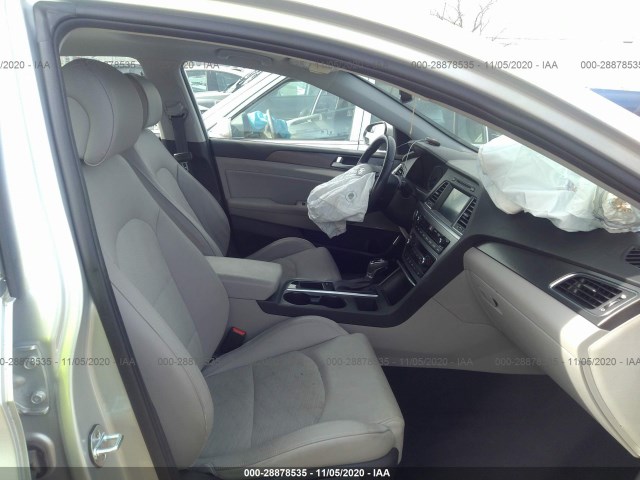 Photo 4 VIN: 5NPE34AF2HH569633 - HYUNDAI SONATA 