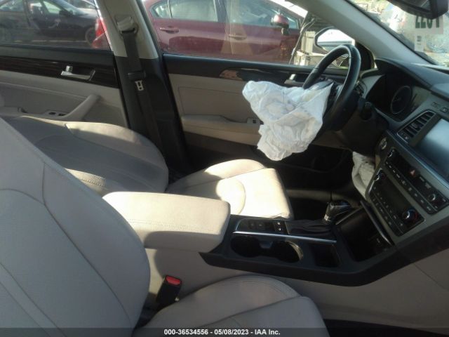 Photo 4 VIN: 5NPE34AF2HH586075 - HYUNDAI SONATA 