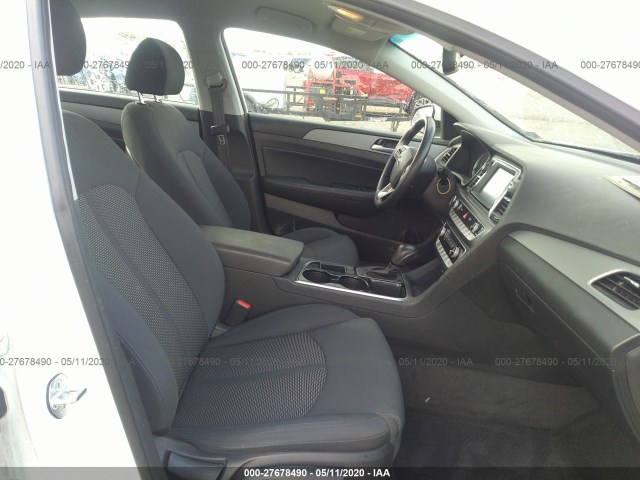 Photo 4 VIN: 5NPE34AF2JH602913 - HYUNDAI SONATA 