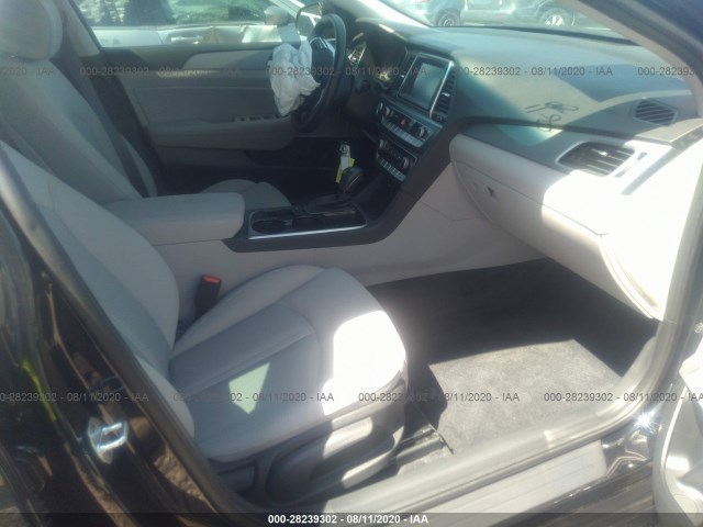 Photo 4 VIN: 5NPE34AF2JH645373 - HYUNDAI SONATA 