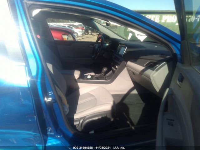 Photo 4 VIN: 5NPE34AF2JH658558 - HYUNDAI SONATA 