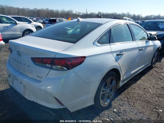 Photo 3 VIN: 5NPE34AF2JH701621 - HYUNDAI SONATA 