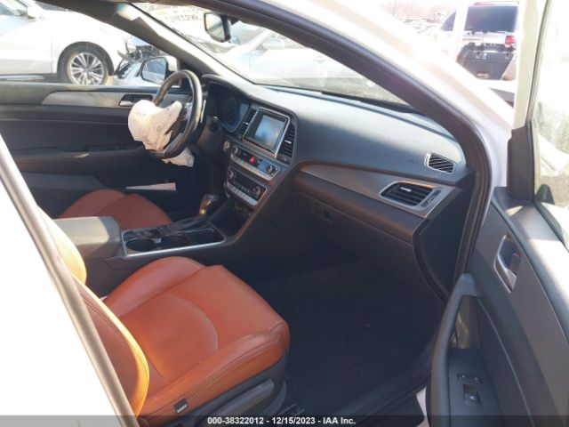 Photo 4 VIN: 5NPE34AF2JH701621 - HYUNDAI SONATA 