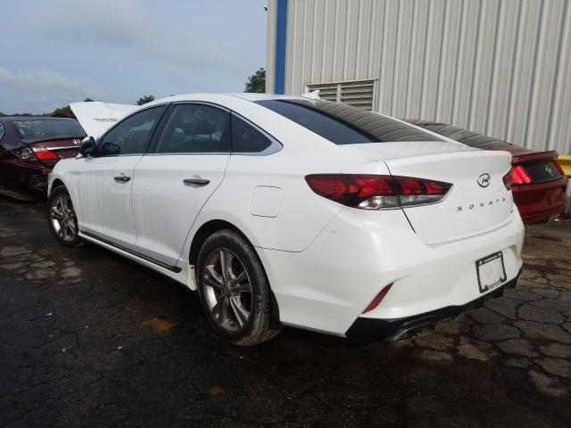 Photo 2 VIN: 5NPE34AF2KH737908 - HYUNDAI SONATA LIM 