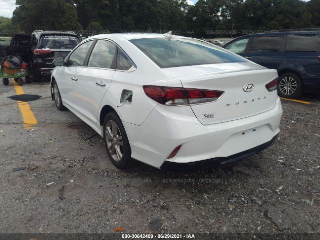 Photo 2 VIN: 5NPE34AF2KH739514 - HYUNDAI SONATA 