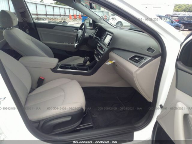 Photo 4 VIN: 5NPE34AF2KH739514 - HYUNDAI SONATA 