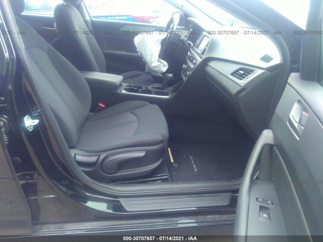 Photo 4 VIN: 5NPE34AF2KH757009 - HYUNDAI SONATA 