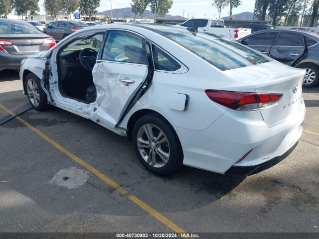 Photo 2 VIN: 5NPE34AF2KH768589 - HYUNDAI SONATA 