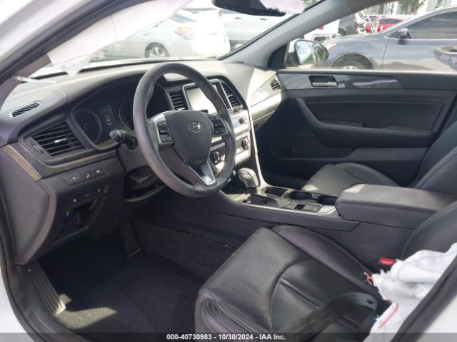 Photo 4 VIN: 5NPE34AF2KH768589 - HYUNDAI SONATA 