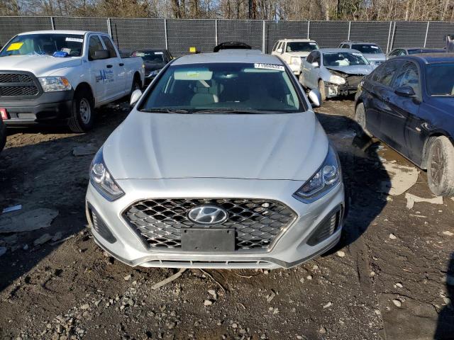 Photo 4 VIN: 5NPE34AF2KH784565 - HYUNDAI SONATA LIM 