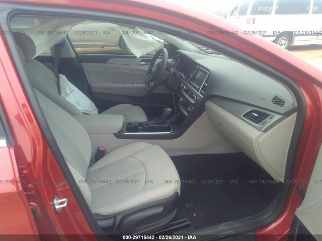 Photo 4 VIN: 5NPE34AF2KH809612 - HYUNDAI SONATA 