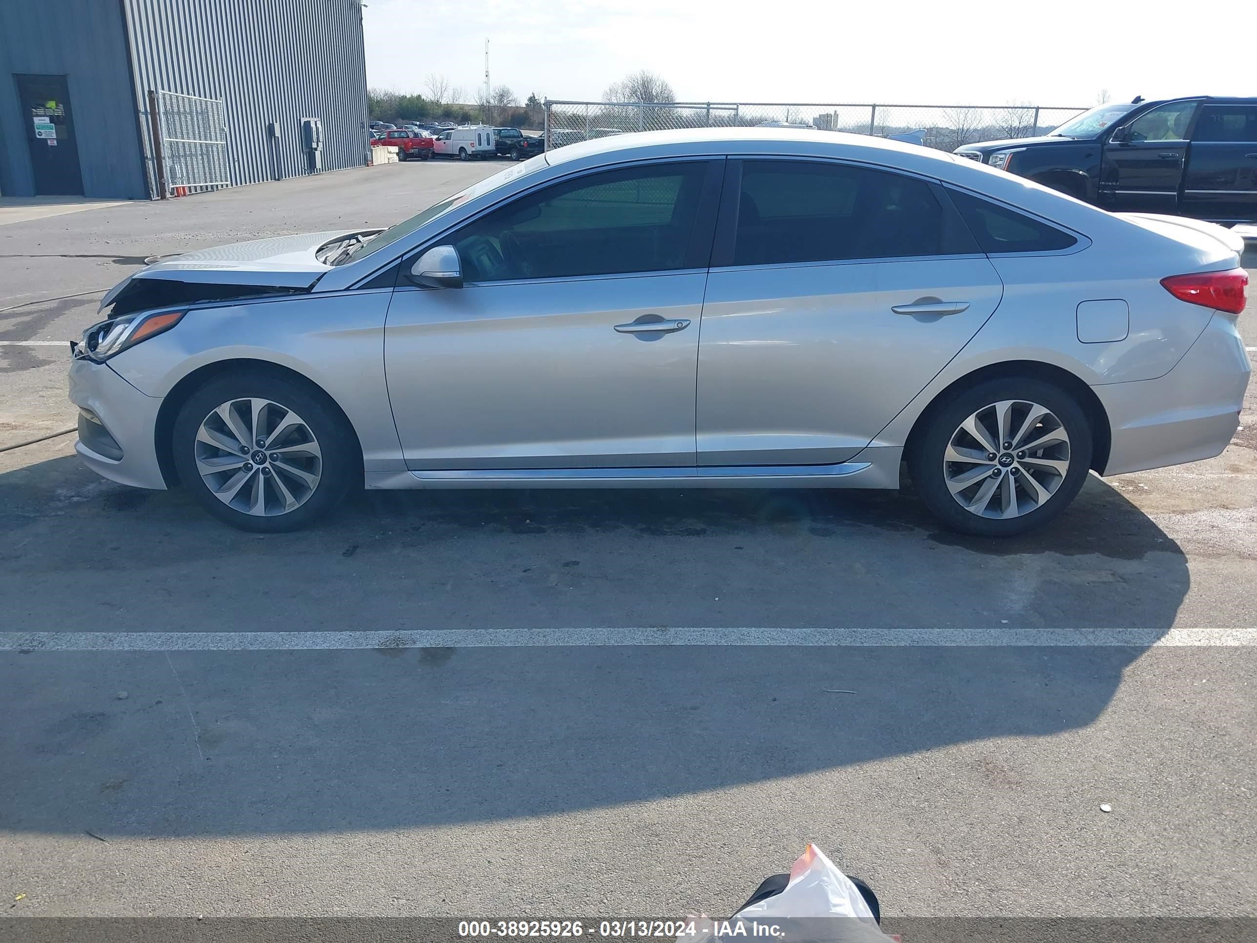 Photo 14 VIN: 5NPE34AF3FH063676 - HYUNDAI SONATA 