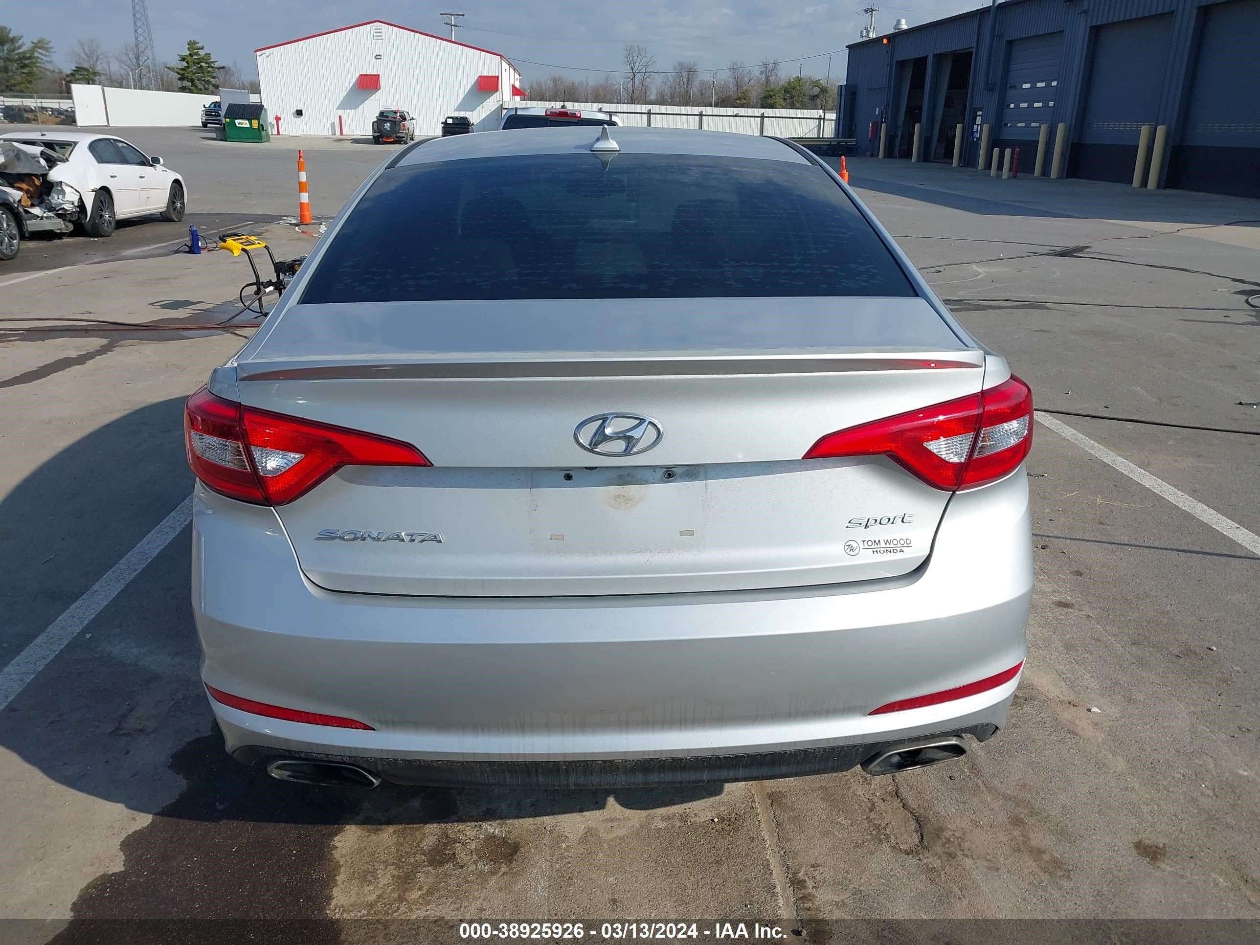 Photo 16 VIN: 5NPE34AF3FH063676 - HYUNDAI SONATA 