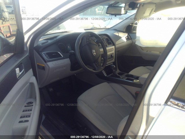 Photo 4 VIN: 5NPE34AF3FH113864 - HYUNDAI SONATA 