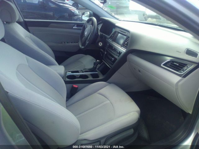 Photo 4 VIN: 5NPE34AF3GH425460 - HYUNDAI SONATA 