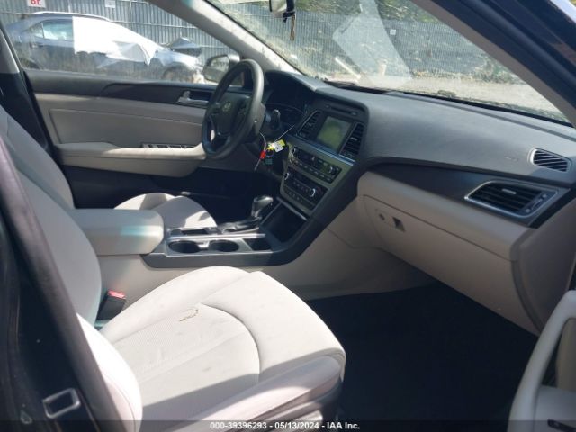 Photo 4 VIN: 5NPE34AF3HH453972 - HYUNDAI SONATA 