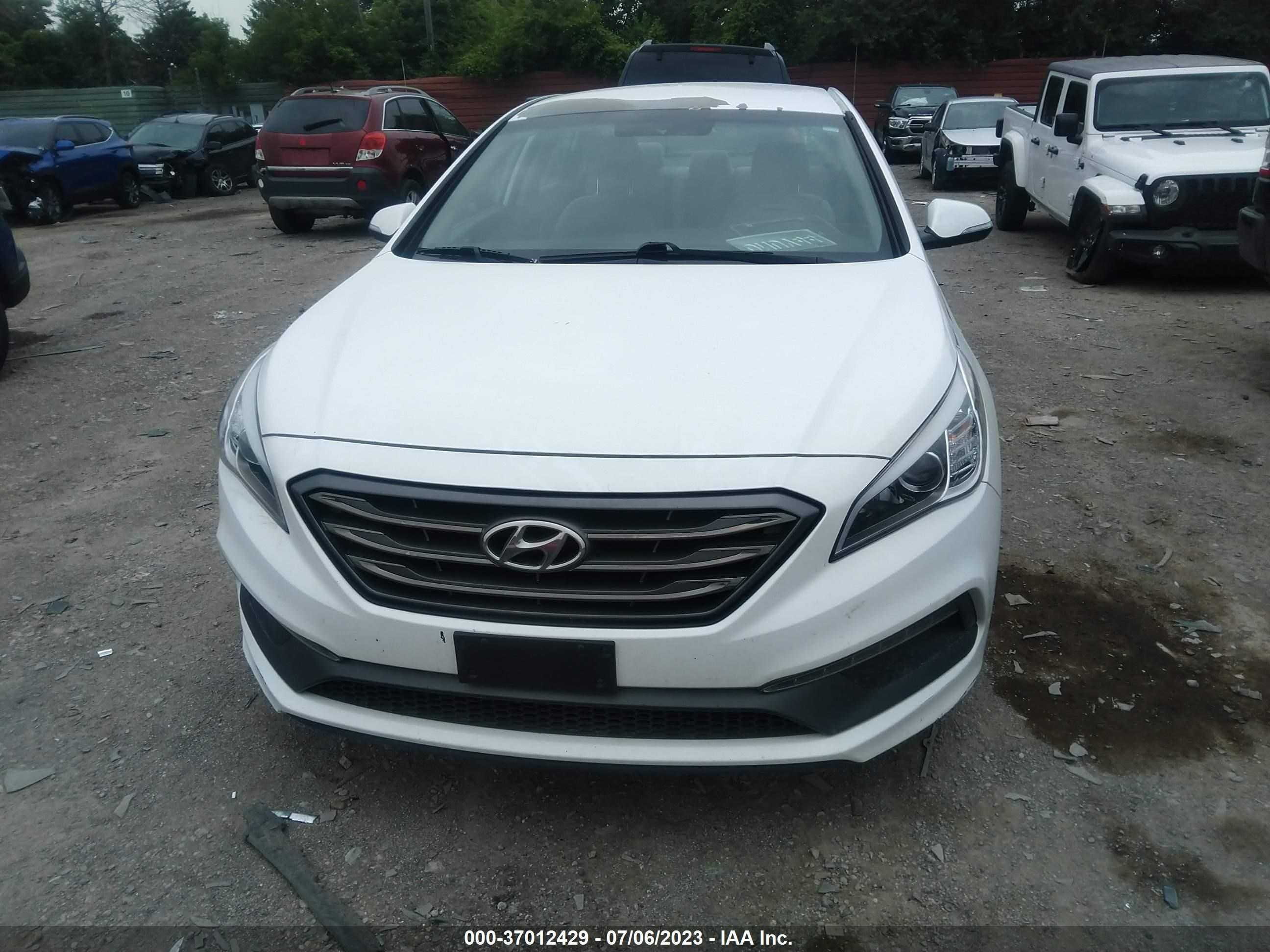 Photo 11 VIN: 5NPE34AF3HH464129 - HYUNDAI SONATA 