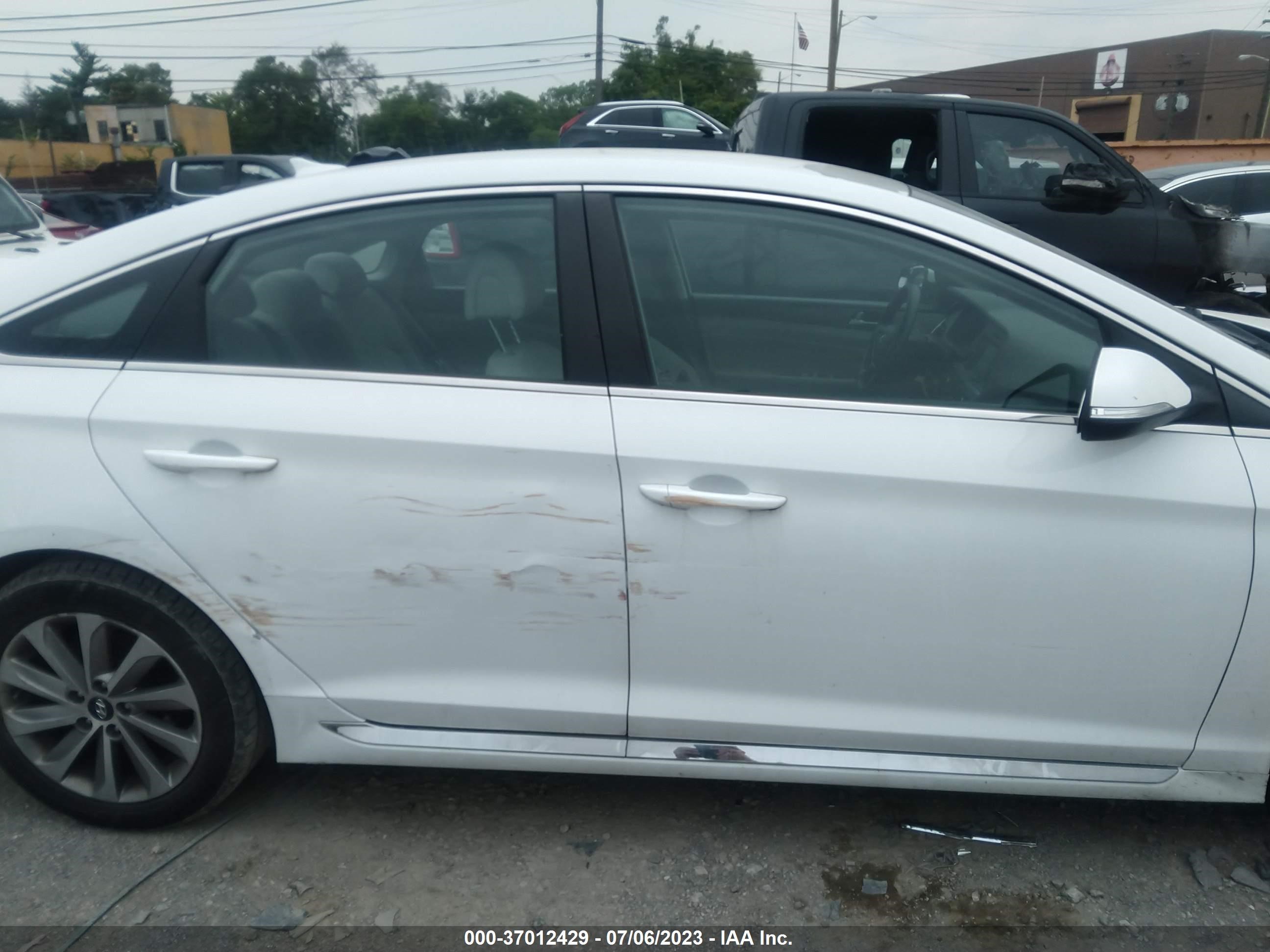 Photo 12 VIN: 5NPE34AF3HH464129 - HYUNDAI SONATA 