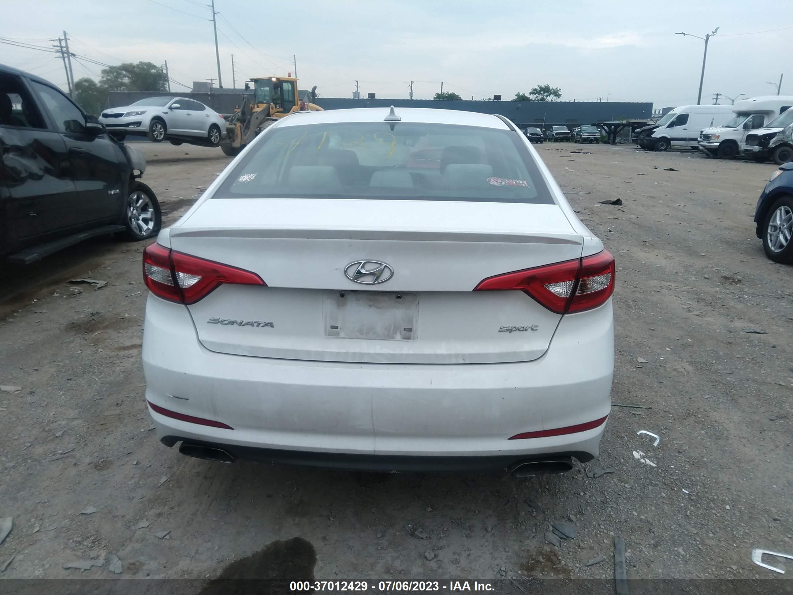 Photo 15 VIN: 5NPE34AF3HH464129 - HYUNDAI SONATA 