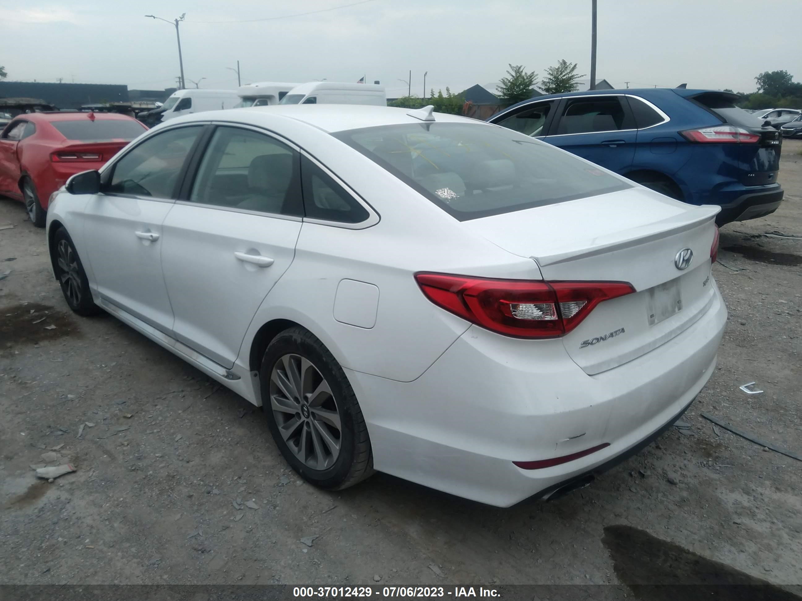 Photo 2 VIN: 5NPE34AF3HH464129 - HYUNDAI SONATA 