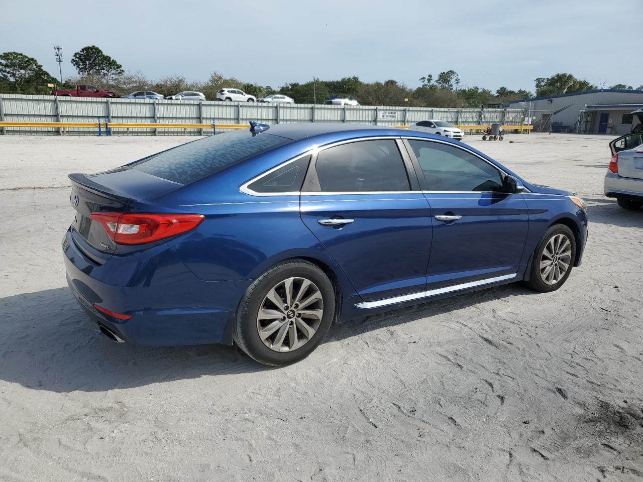 Photo 2 VIN: 5NPE34AF3HH466947 - HYUNDAI SONATA 