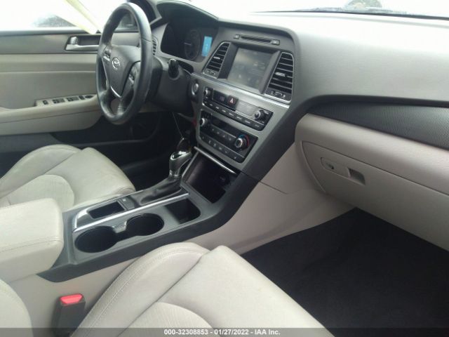 Photo 4 VIN: 5NPE34AF3HH556504 - HYUNDAI SONATA 