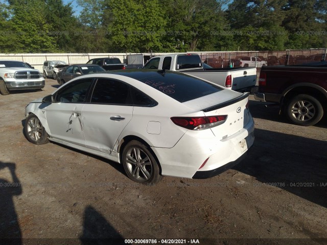 Photo 2 VIN: 5NPE34AF3JH610907 - HYUNDAI SONATA 