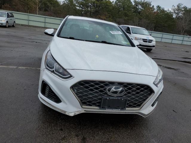 Photo 4 VIN: 5NPE34AF3JH630882 - HYUNDAI SONATA SPO 