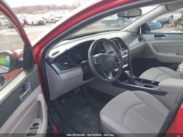 Photo 4 VIN: 5NPE34AF3JH639081 - HYUNDAI SONATA 