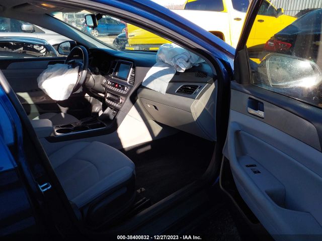 Photo 4 VIN: 5NPE34AF3JH649058 - HYUNDAI SONATA 