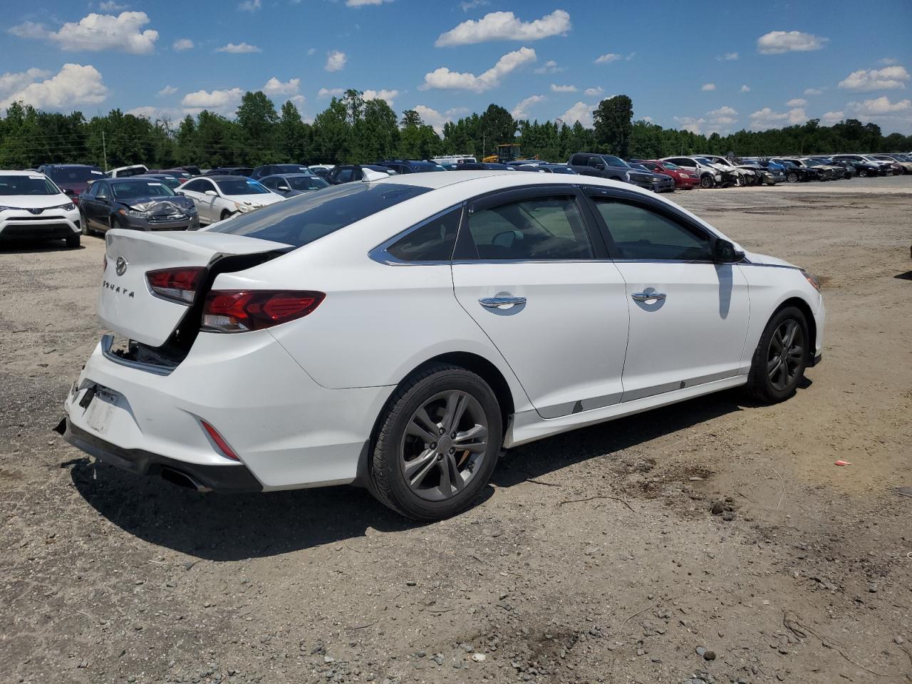 Photo 2 VIN: 5NPE34AF3JH650758 - HYUNDAI SONATA 