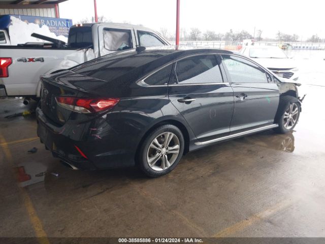 Photo 3 VIN: 5NPE34AF3JH672050 - HYUNDAI SONATA 