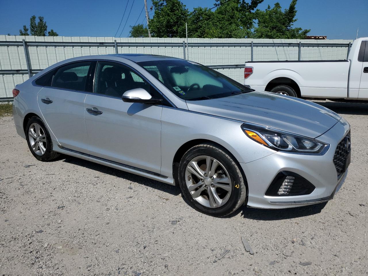 Photo 3 VIN: 5NPE34AF3JH714703 - HYUNDAI SONATA 