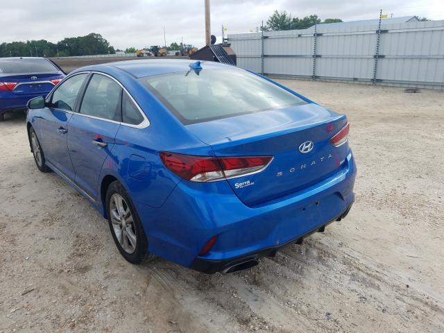 Photo 2 VIN: 5NPE34AF3KH737139 - HYUNDAI SONATA LIM 