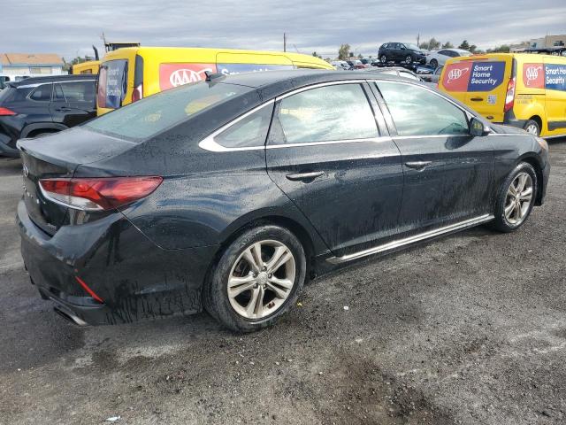 Photo 2 VIN: 5NPE34AF3KH738081 - HYUNDAI SONATA LIM 