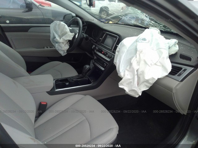 Photo 4 VIN: 5NPE34AF3KH786695 - HYUNDAI SONATA 