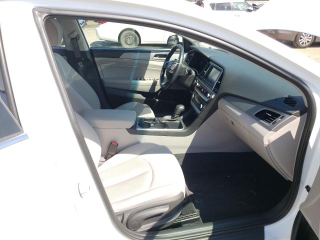 Photo 4 VIN: 5NPE34AF3KH786826 - HYUNDAI SONATA LIM 